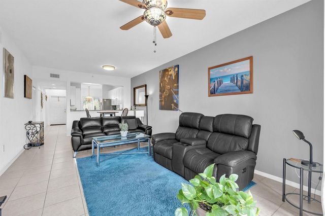7735 Yardley Drive 305, Tamarac, FL 33321
