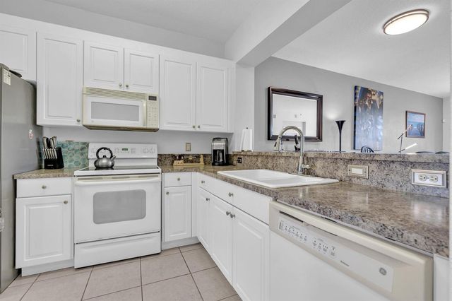 7735 Yardley Drive 305, Tamarac, FL 33321