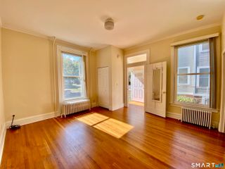 239 Edwards Street 1B, New Haven, CT 06511