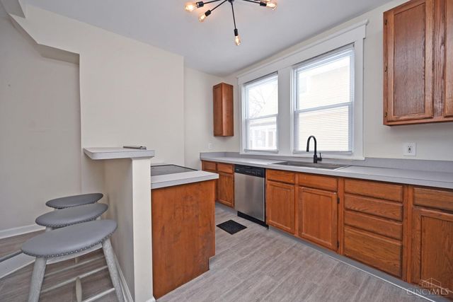 6124 Clephane Avenue, Cincinnati, OH 45227