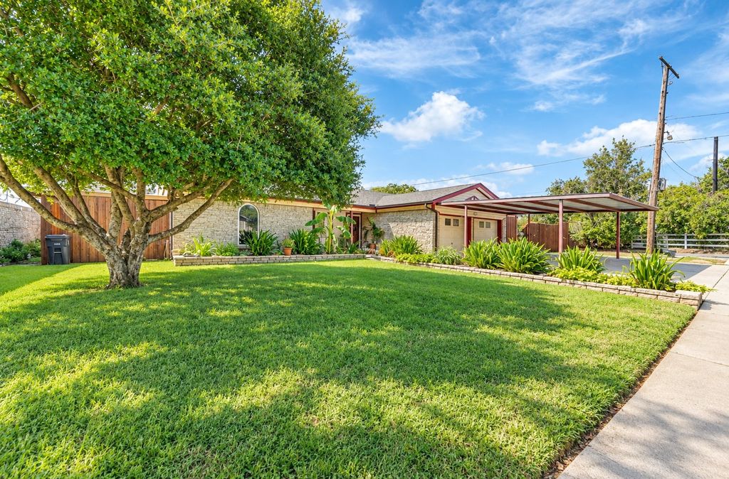 7500 Castillo Road, Fort Worth, TX 76112 — photo 3
