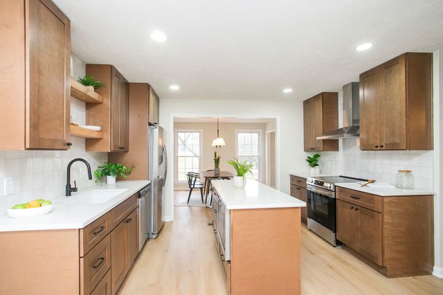 1005 Longview Dr, Hendersonville, TN 37075