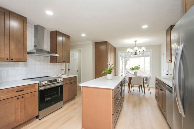 1005 Longview Dr, Hendersonville, TN 37075