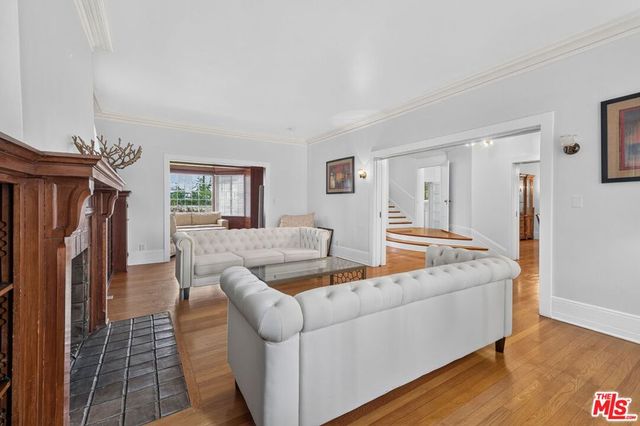 2215 W 21st Street, Los Angeles, CA 90018