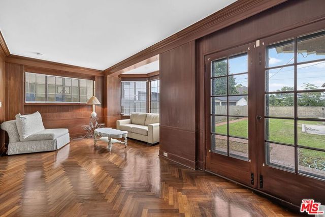 2215 W 21st Street, Los Angeles, CA 90018
