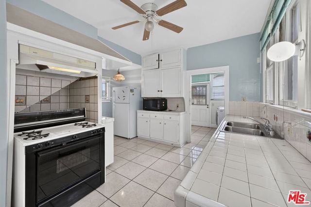 2215 W 21st Street, Los Angeles, CA 90018