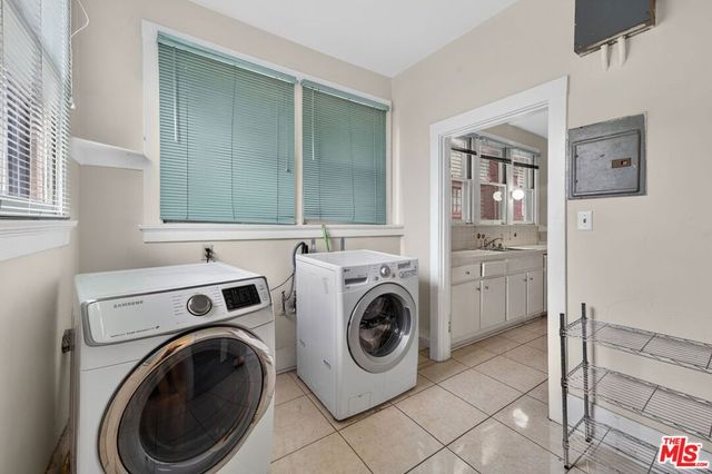 2215 W 21st Street, Los Angeles, CA 90018