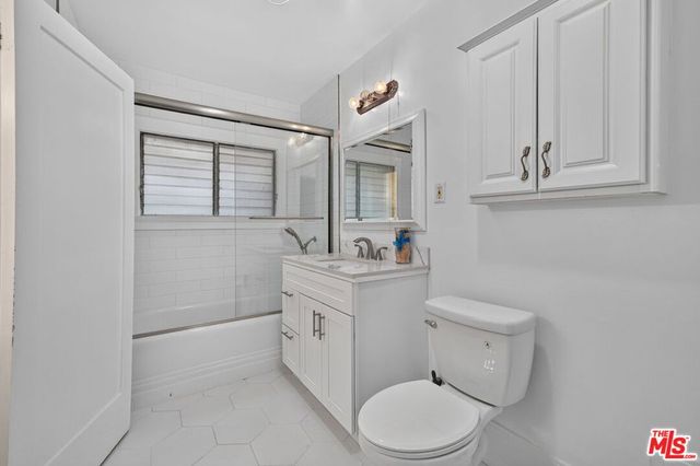 2215 W 21st Street, Los Angeles, CA 90018