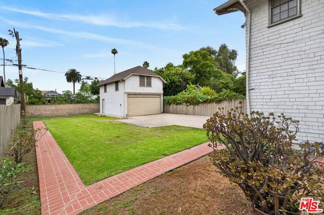2215 W 21st Street, Los Angeles, CA 90018