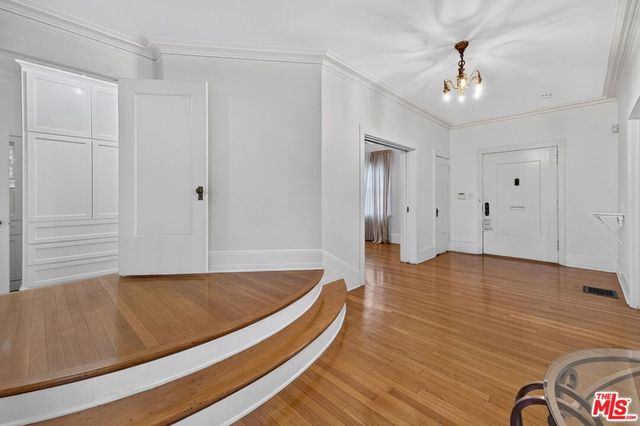 2215 W 21st Street, Los Angeles, CA 90018