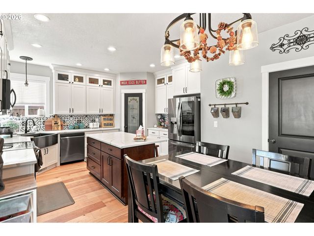 229 FINNEYS Ave, Molalla, OR 97038