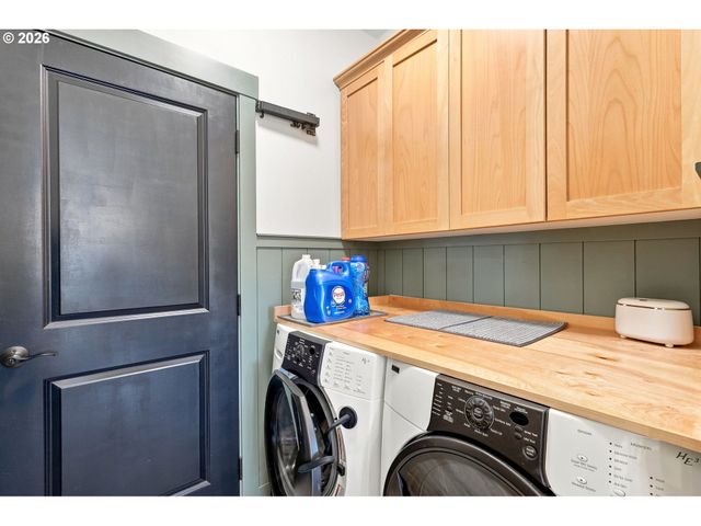 229 FINNEYS Ave, Molalla, OR 97038
