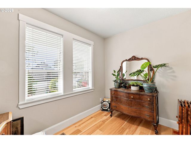 229 FINNEYS Ave, Molalla, OR 97038