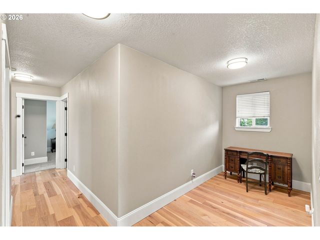 229 FINNEYS Ave, Molalla, OR 97038