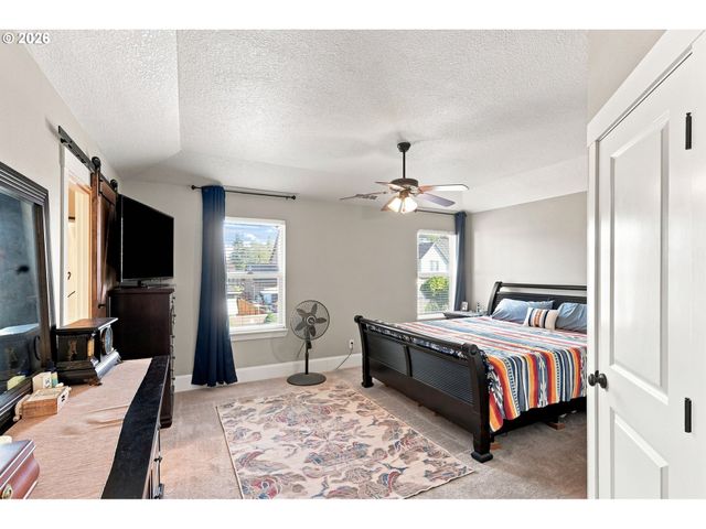 229 FINNEYS Ave, Molalla, OR 97038