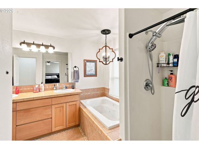 229 FINNEYS Ave, Molalla, OR 97038