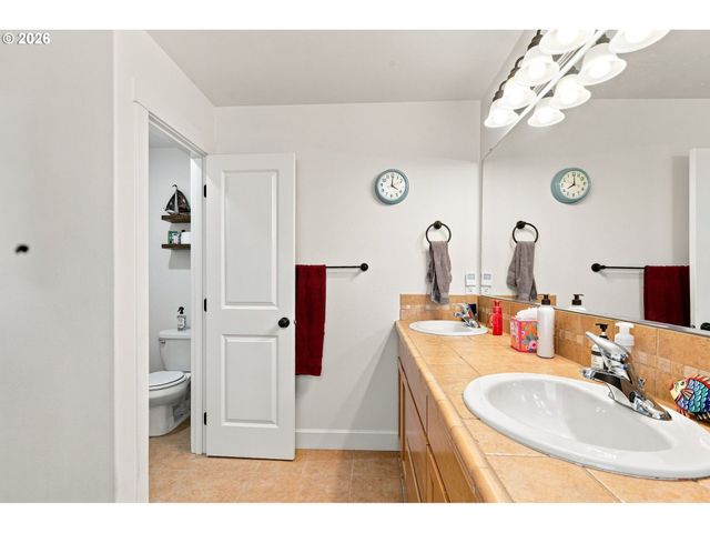 229 FINNEYS Ave, Molalla, OR 97038