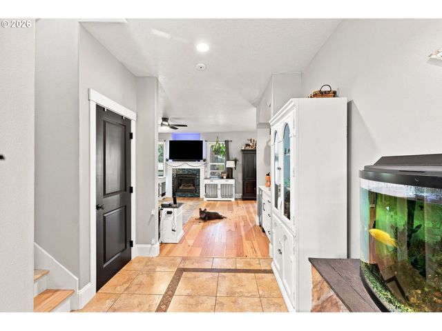 229 FINNEYS Ave, Molalla, OR 97038