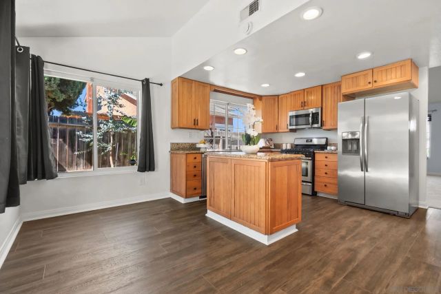 4621 Avery St, Oceanside, CA 92057