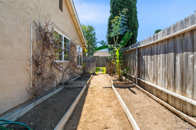 4621 Avery St, Oceanside, CA 92057