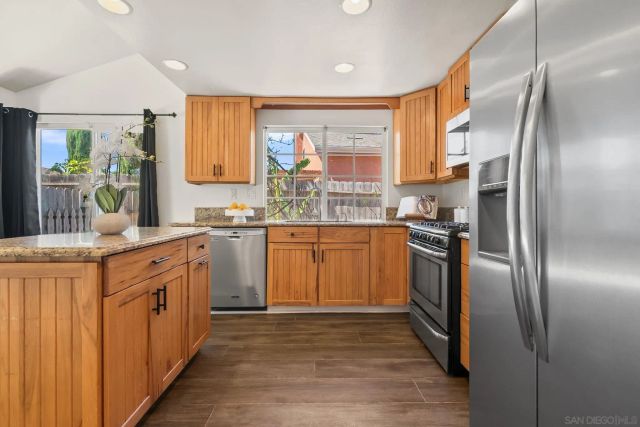 4621 Avery St, Oceanside, CA 92057