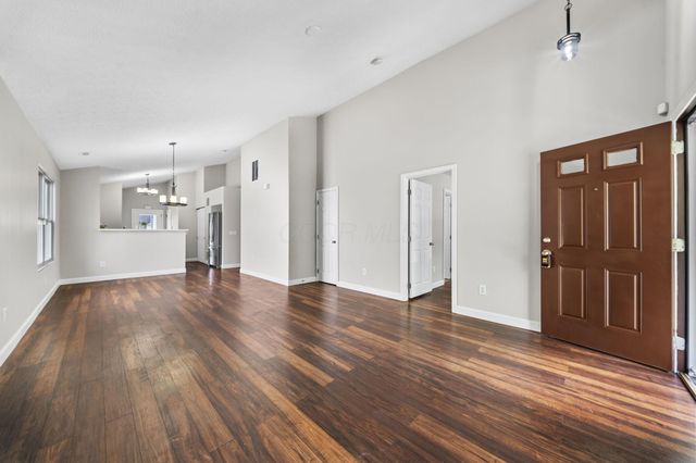 157 Feathertip Lane, Lewis Center, OH 43035