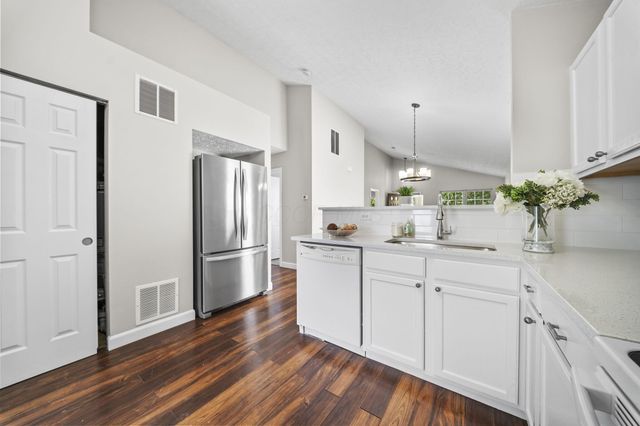 157 Feathertip Lane, Lewis Center, OH 43035
