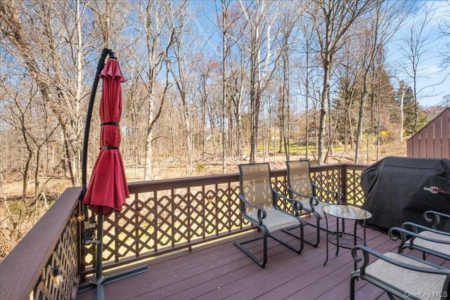 220 Sandpiper Court, Yorktown Heights, NY 10598
