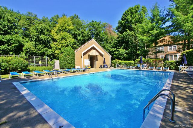 220 Sandpiper Court, Yorktown Heights, NY 10598