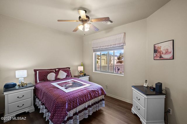 518 W Parkwood Court, Green Valley, AZ 85614