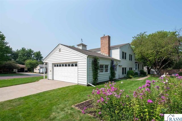 130 Atwood Drive, Mankato, MN 56001