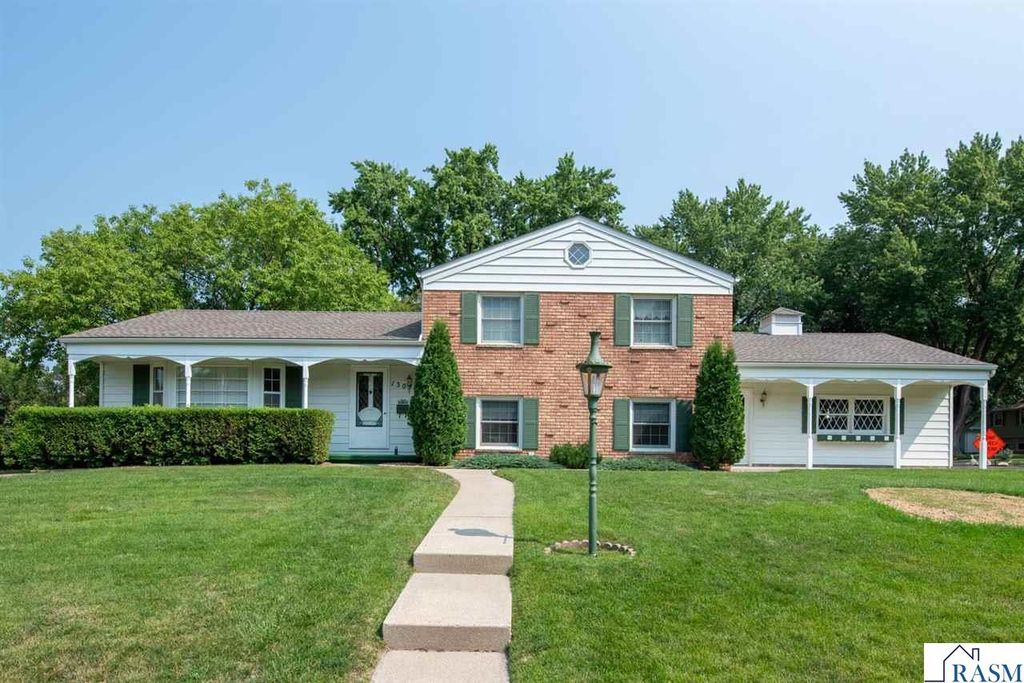130 Atwood Drive, Mankato, MN 56001