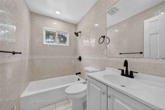 68 Champlain Street, Port Jefferson Station, NY 11776