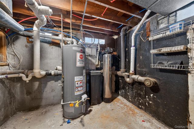 68 Champlain Street, Port Jefferson Station, NY 11776