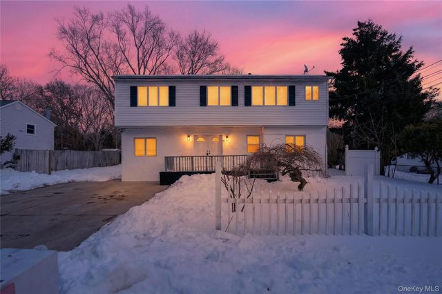 68 Champlain Street, Port Jefferson Station, NY 11776