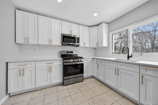 68 Champlain Street, Port Jefferson Station, NY 11776