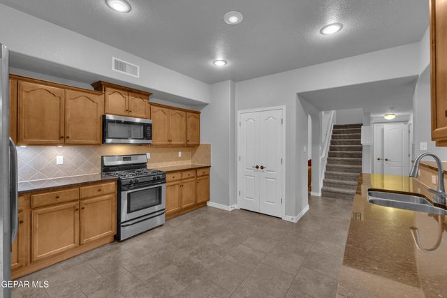 14585 SPANISH POINT Drive, El Paso, TX 79938