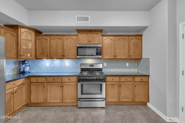14585 SPANISH POINT Drive, El Paso, TX 79938