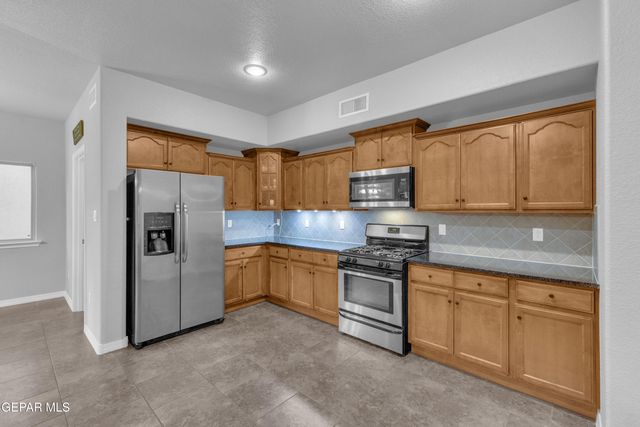 14585 SPANISH POINT Drive, El Paso, TX 79938