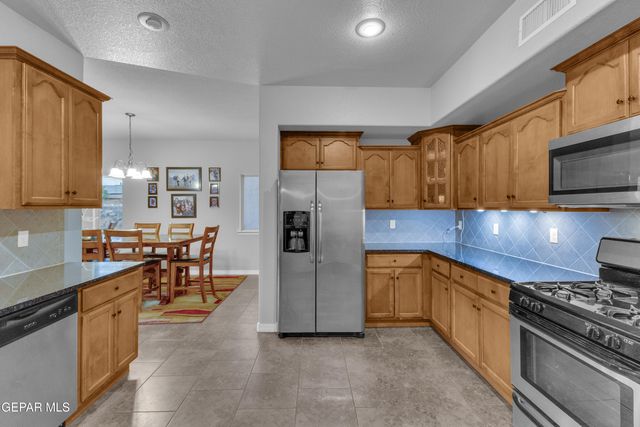 14585 SPANISH POINT Drive, El Paso, TX 79938