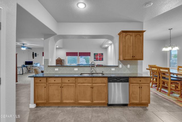 14585 SPANISH POINT Drive, El Paso, TX 79938