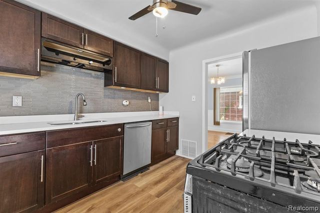 15903 Saint Marys Street, Detroit, MI 48227