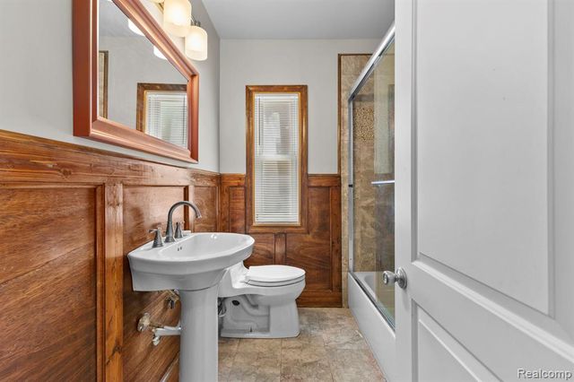 15903 Saint Marys Street, Detroit, MI 48227