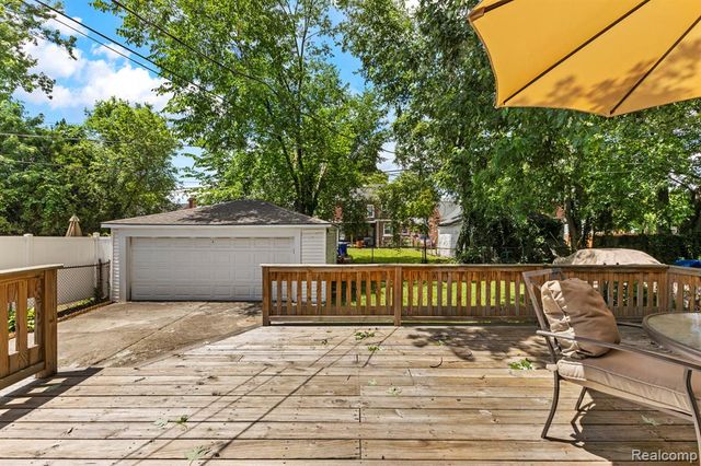 15903 Saint Marys Street, Detroit, MI 48227