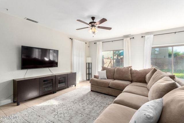 627 W OAK TREE Lane, San Tan Valley, AZ 85143