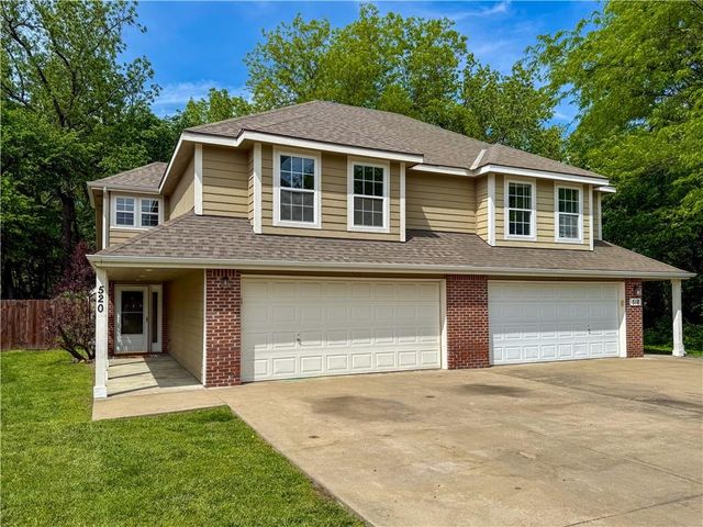 520 N John Doy Court, Lawrence, KS 66049