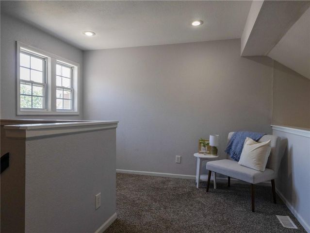 520 N John Doy Court, Lawrence, KS 66049