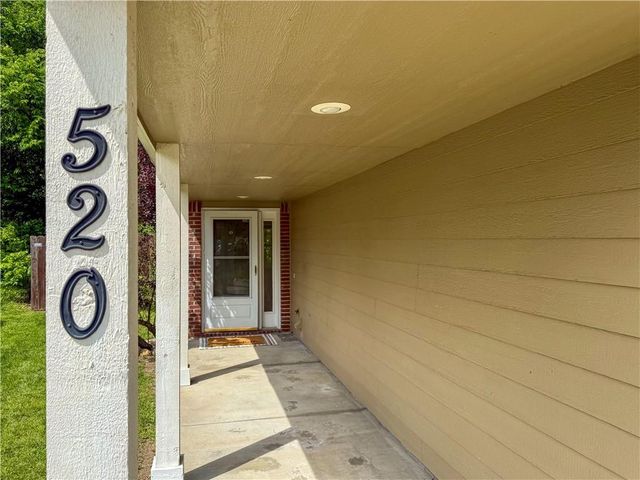 520 N John Doy Court, Lawrence, KS 66049