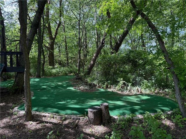 520 N John Doy Court, Lawrence, KS 66049