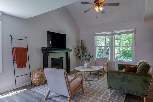520 N John Doy Court, Lawrence, KS 66049